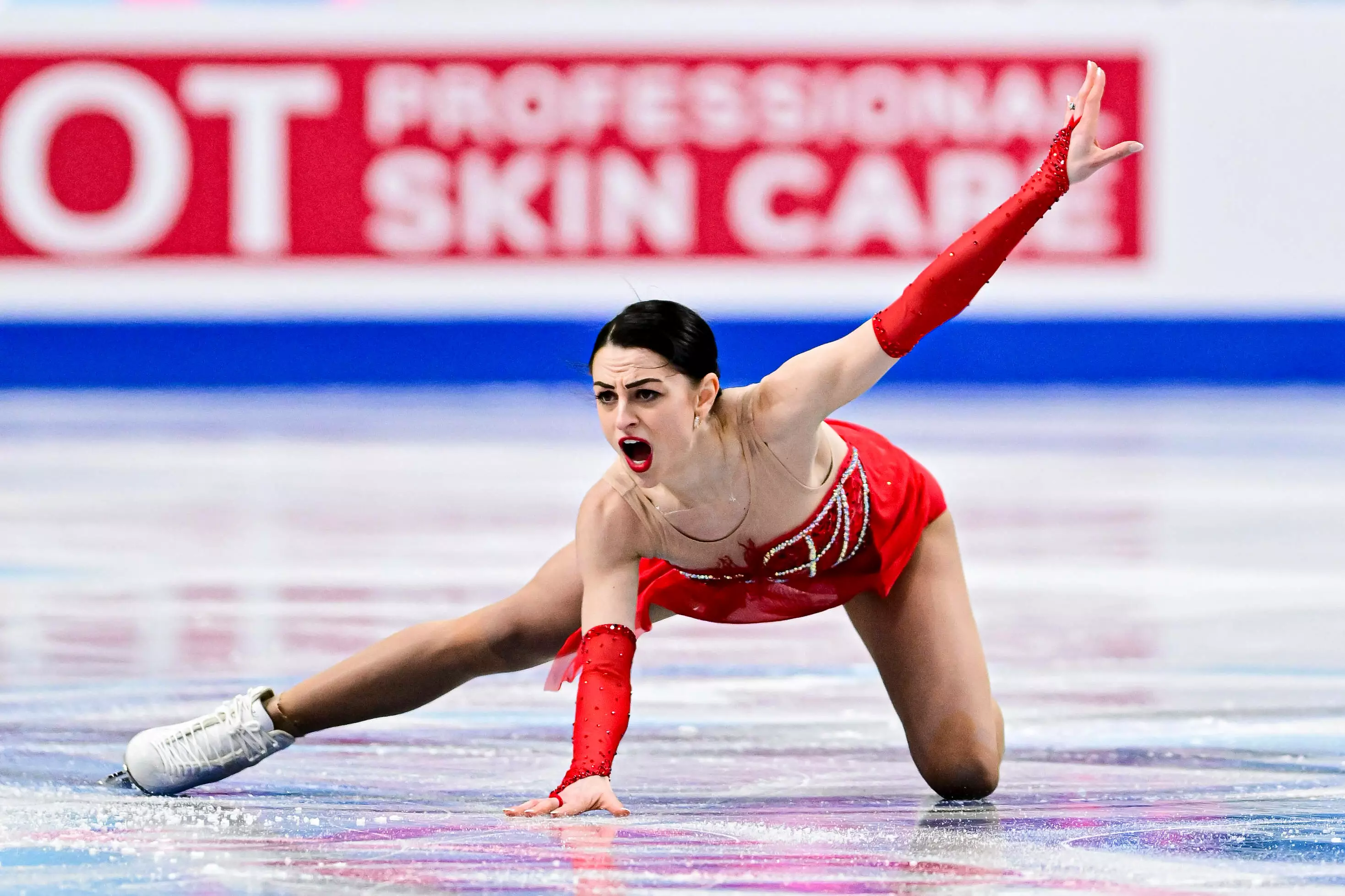 De la ce oră concurează azi Julia Sauter în programul liber la patinaj artistic